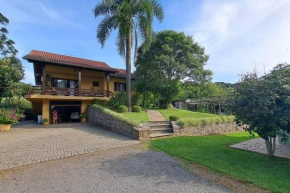 Casa Caminhos de Pedra ao lado da casa da ovelha